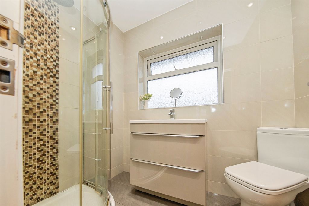 Additional image 13 of 5 bed semi-detached house for saleGordon Way, Harwich CO12