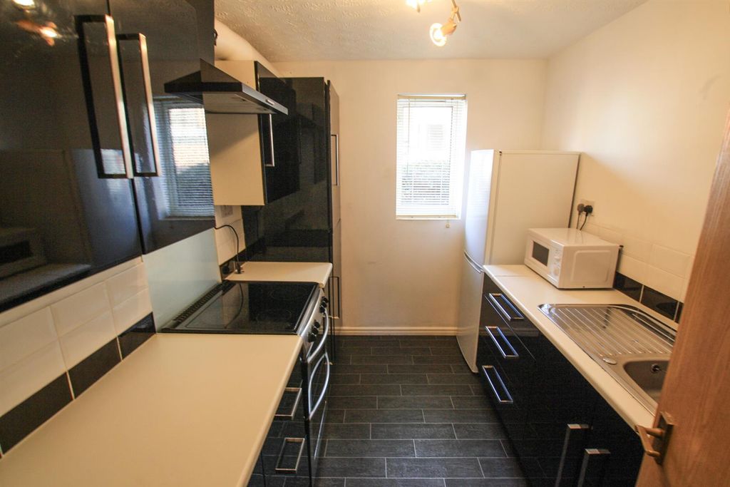 Property photo 2 of 6 Img_8831.Jpg