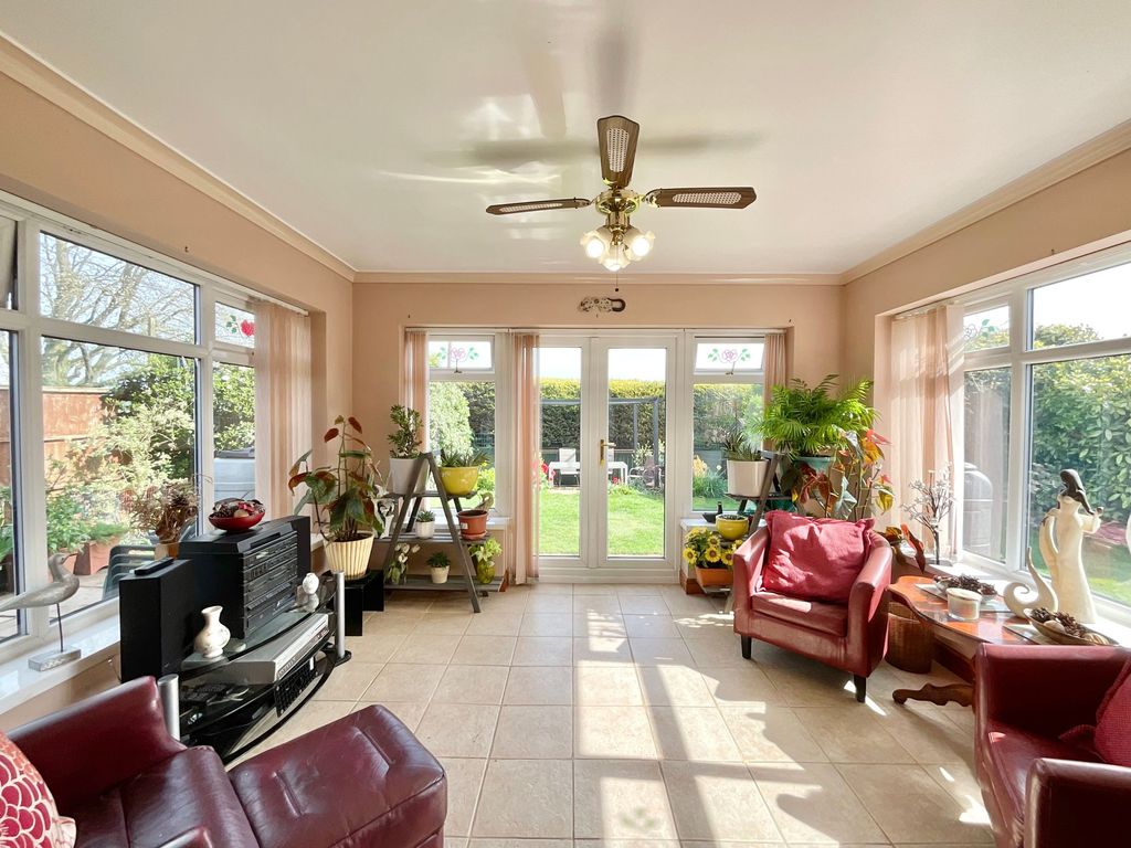 Property photo 2 of 25