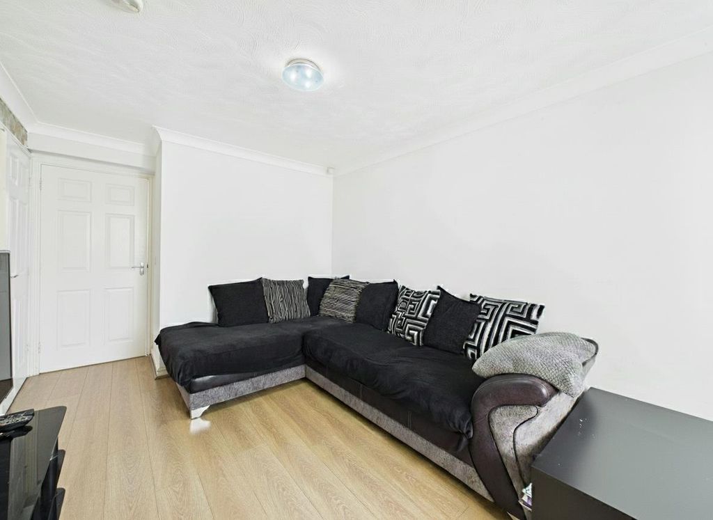 Property photo 3 of 12 Cam02071G0-Pr0793-Still001-002.Jpg