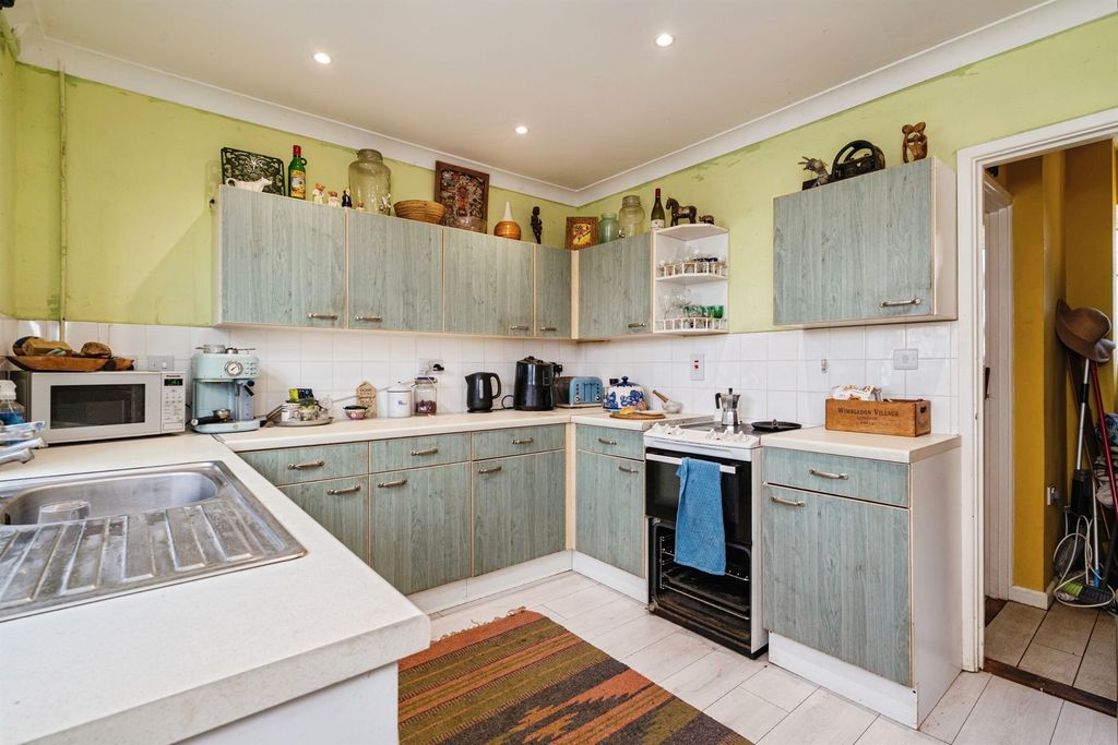 Property photo 3 of 18