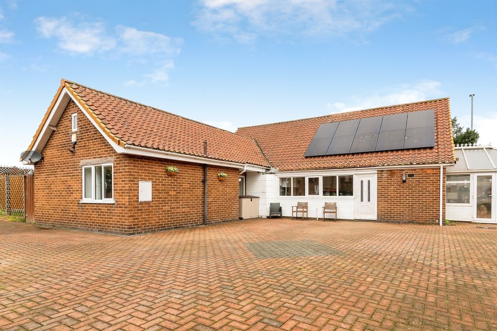 Property photo 1 of 33