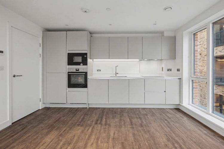 Property photo 1 of 8 322078