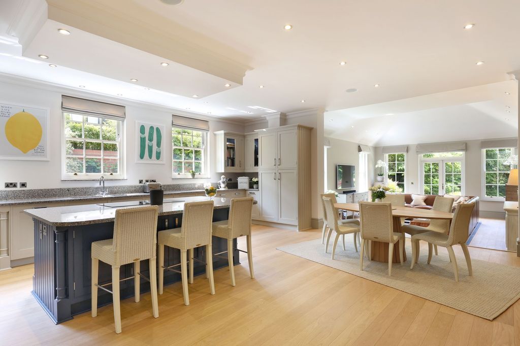 Property photo 2 of 13 Kitchen