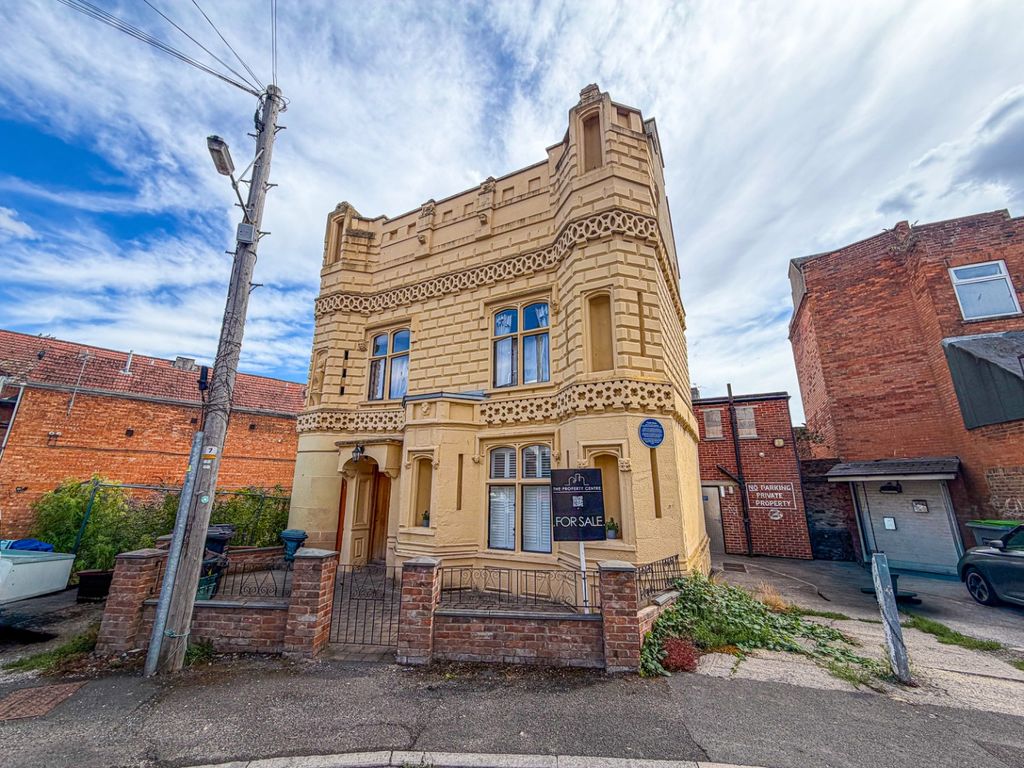 Property photo 1 of 12 4610252