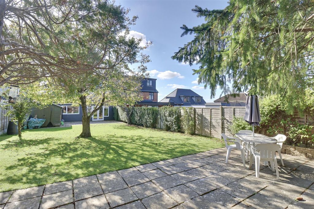 Property photo 3 of 19 Ea5255D3-2B5C-4395-Abc5-C9F4B94C9B88_1_201_A.Jpeg