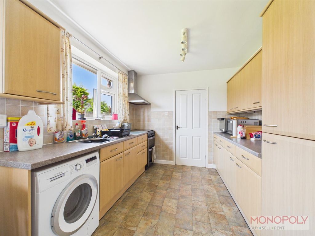 Property photo 3 of 11 Kitchen/Diner