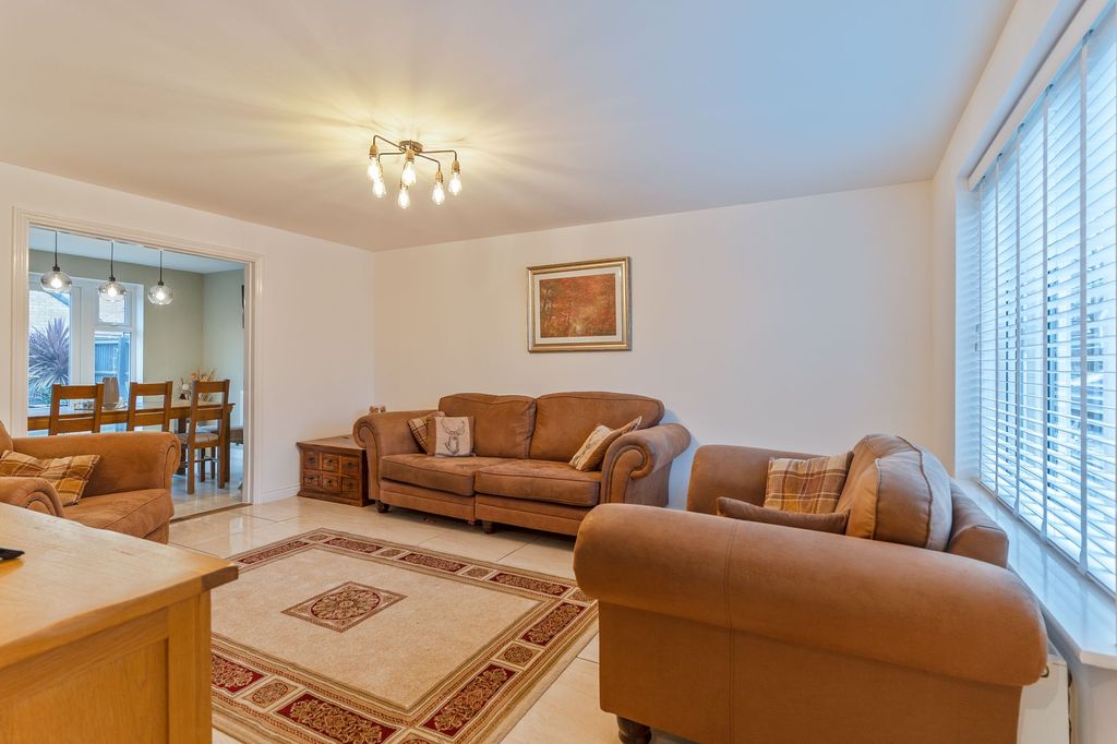 Property photo 3 of 29