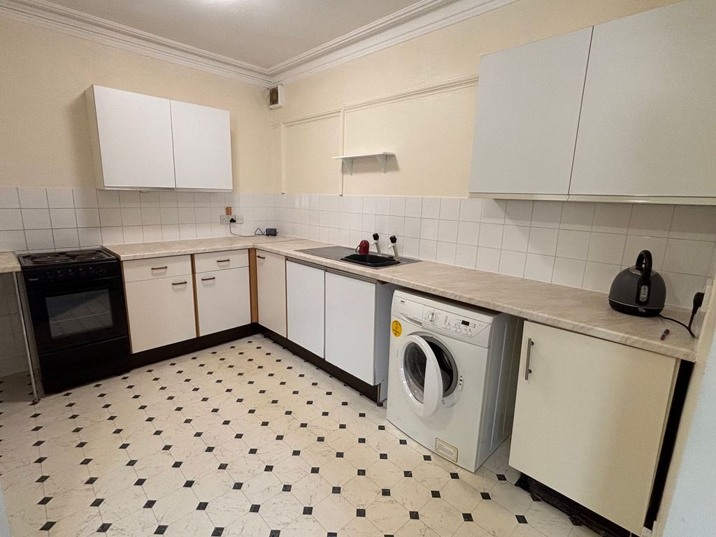 Property photo 3 of 7 Kitchen