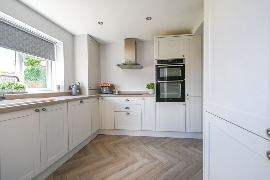 Property photo 2 of 20 Baldoon Ewemove Middlesbrough-4