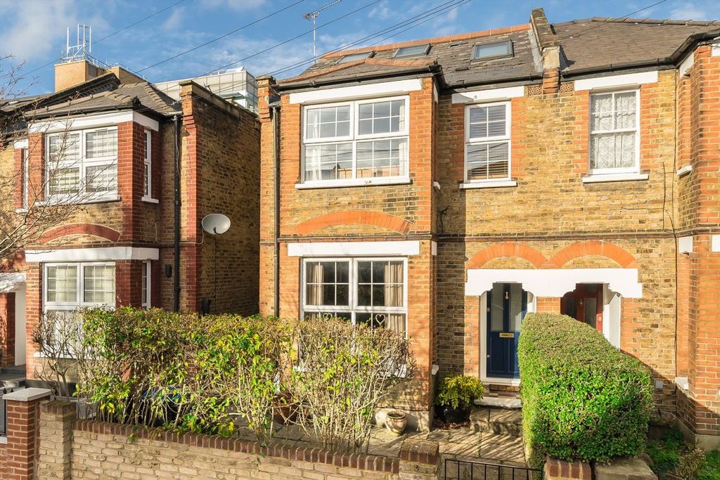 Property photo 1 of 8