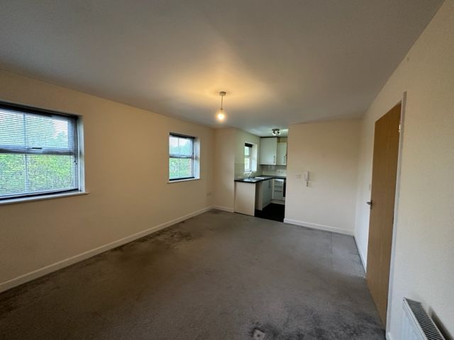 Property photo 2 of 19 Image