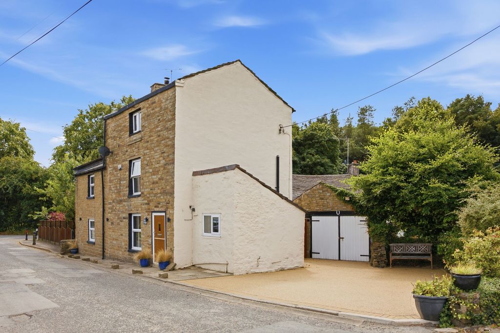 Property photo 1 of 43