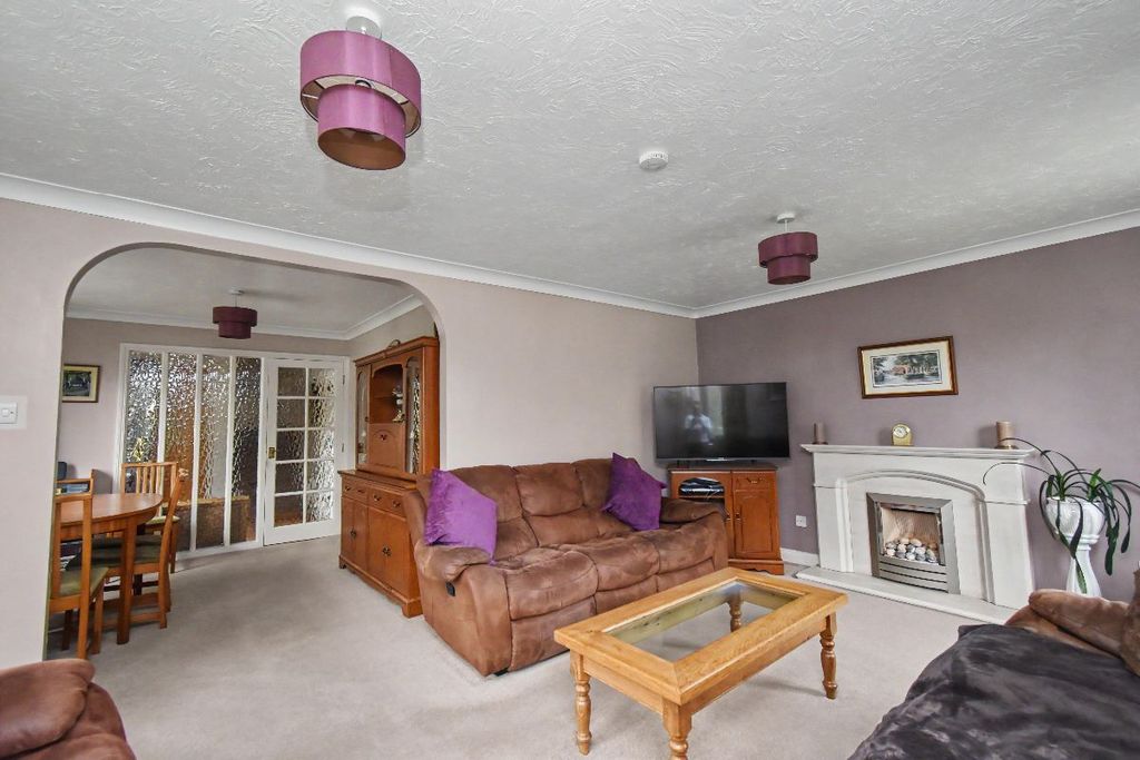 Property photo 3 of 24