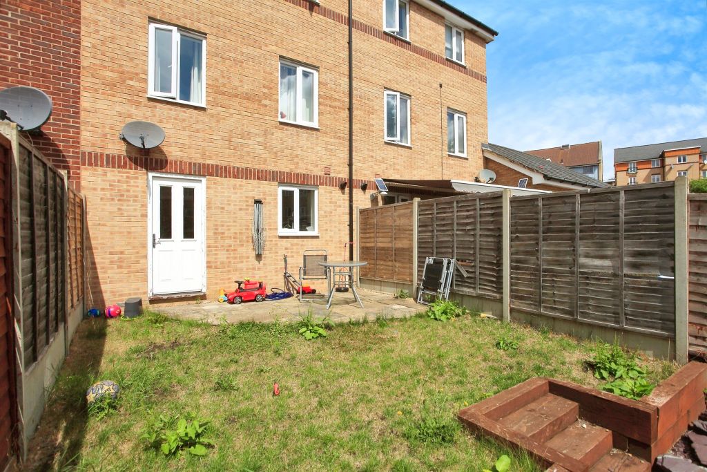 Property photo 3 of 17