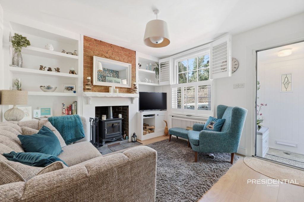 Property photo 2 of 27