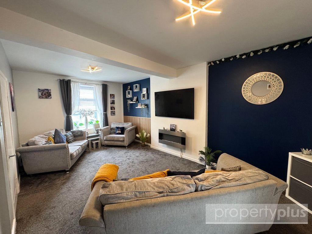 Property photo 2 of 12 Picture No. 04