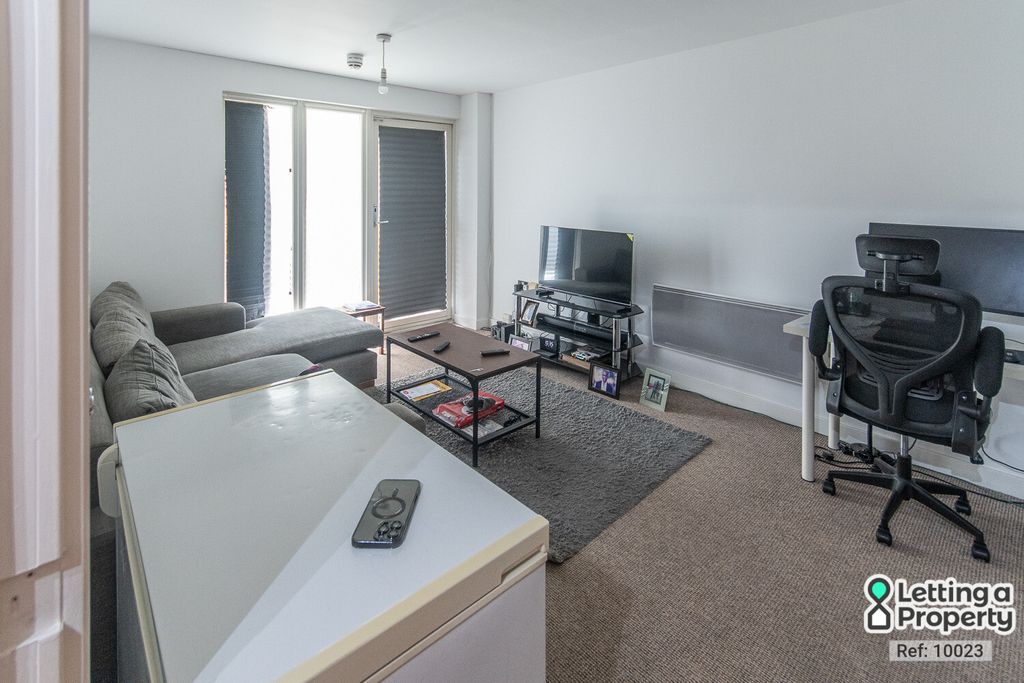 Property photo 2 of 24
