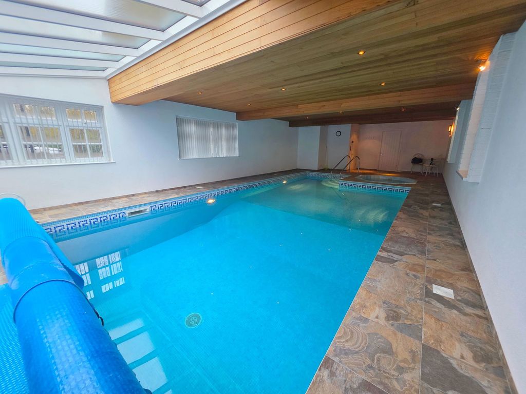 Property photo 3 of 40