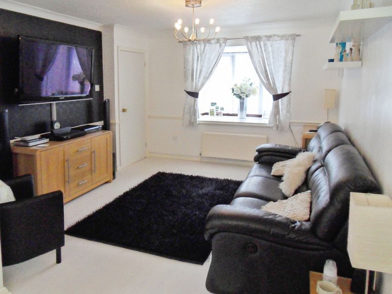 Property photo 2 of 13 Lounge