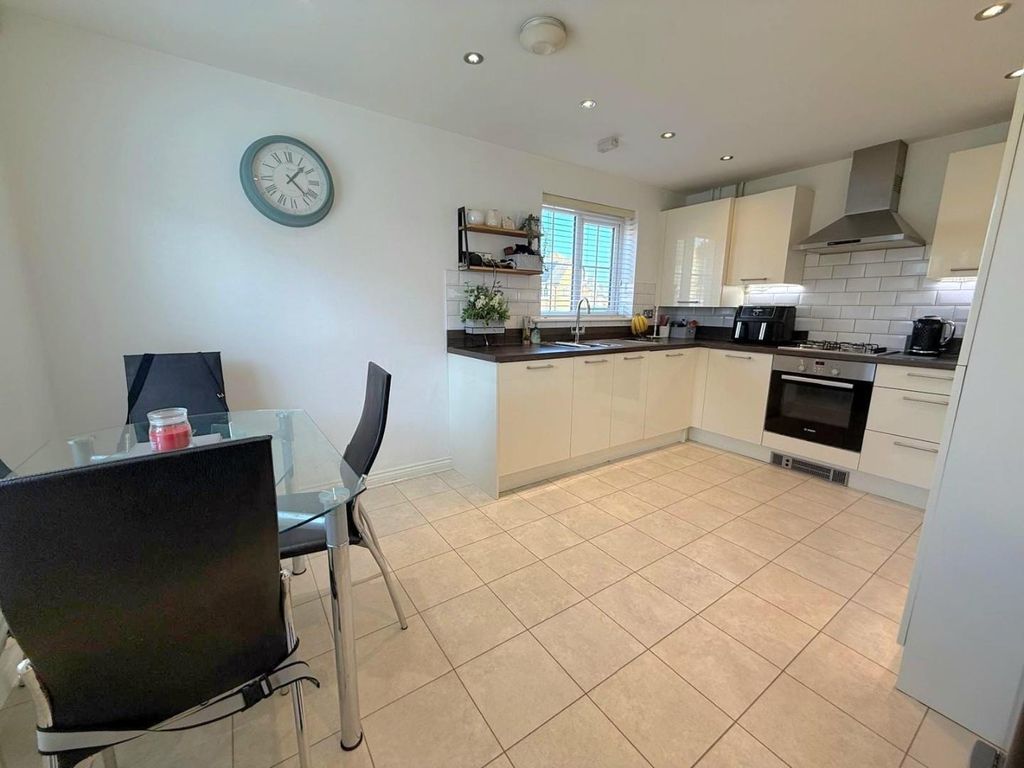 Property photo 2 of 16 11.Jpg