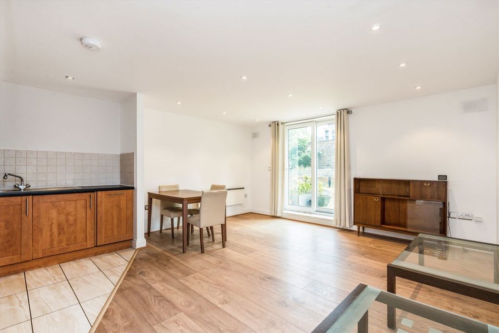 Property photo 2 of 5