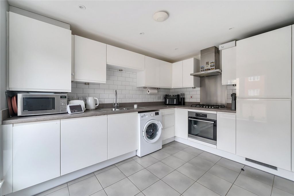 Property photo 2 of 21 Picture No. 16