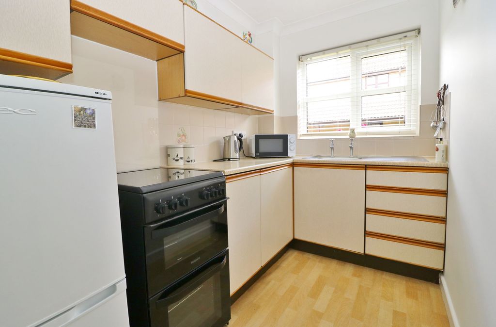 Property photo 3 of 13