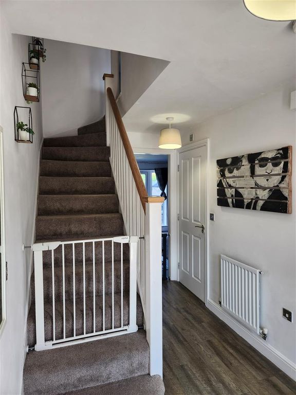 Property photo 3 of 23 Hallway (2).Jpg