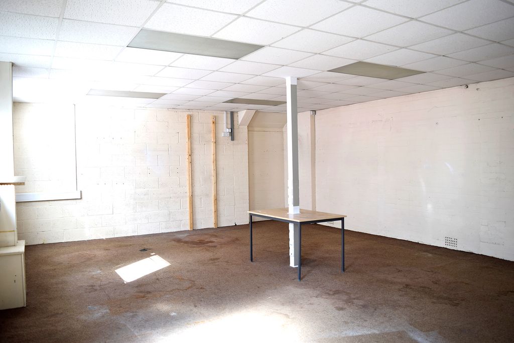 Property photo 2 of 19