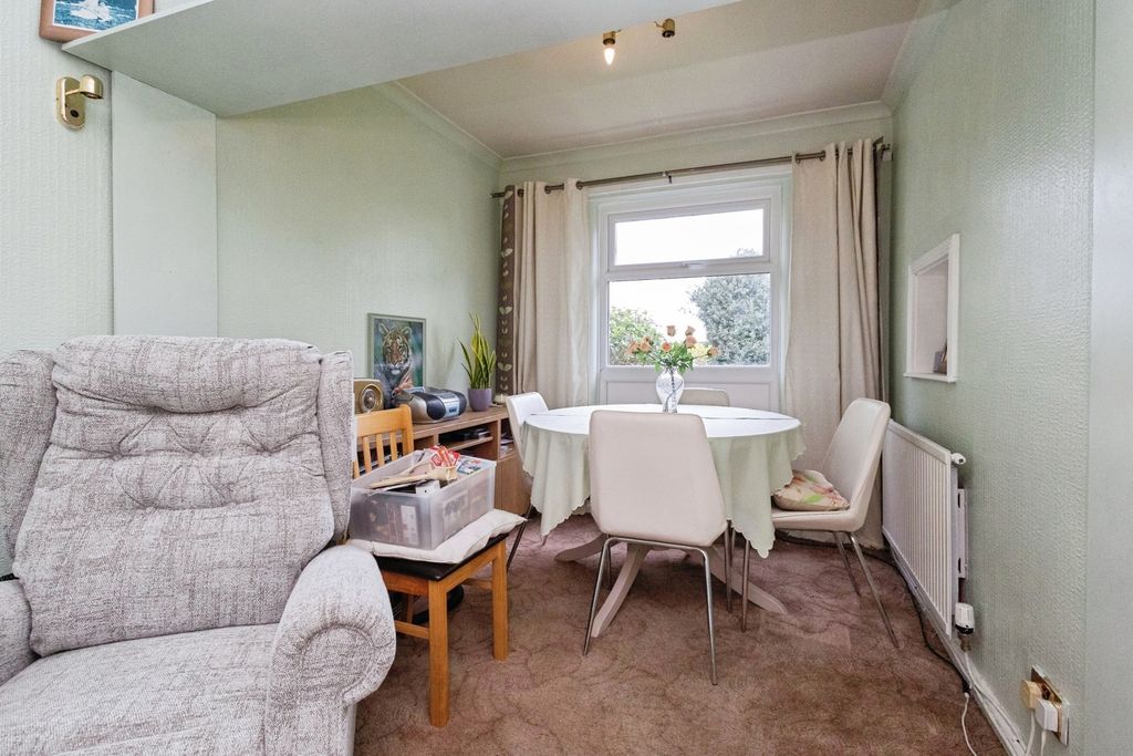 Property photo 3 of 16 Pbox-Img.Jpg