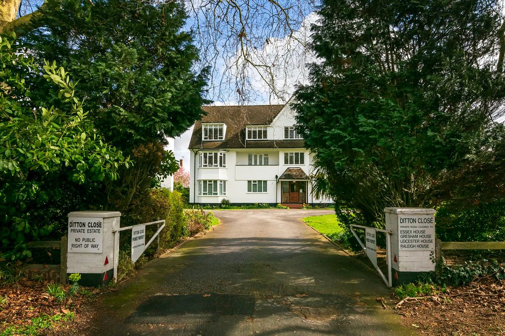 Property photo 3 of 4 Entrance