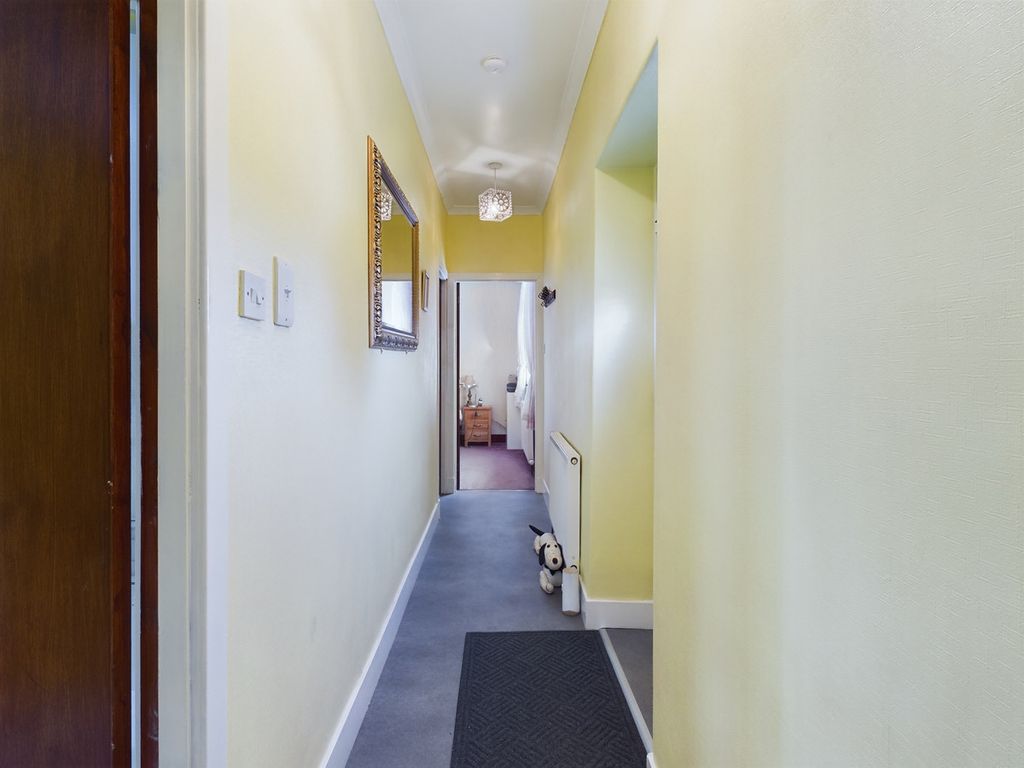 Property photo 2 of 27