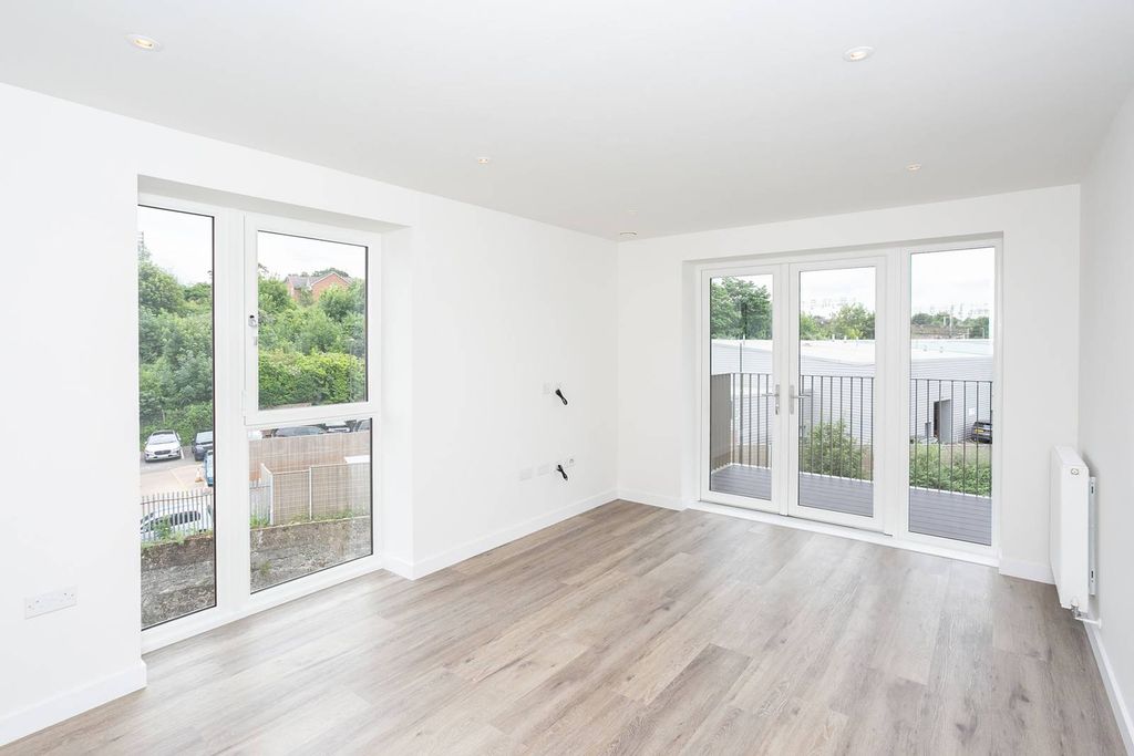 Property photo 2 of 13