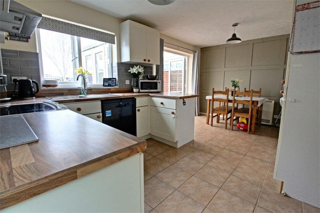 Property photo 3 of 13