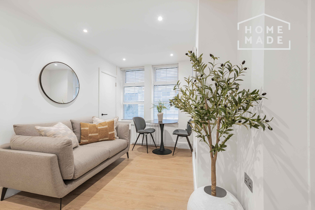 Property photo 1 of 11 2348c045843586A88B40471151B2
