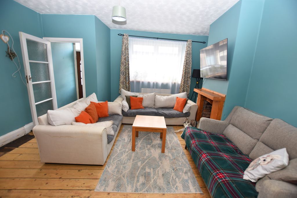 Property photo 3 of 15