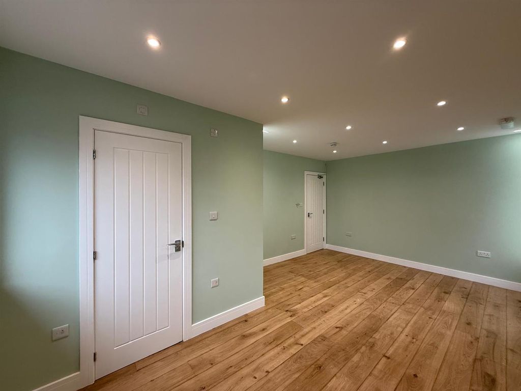 Property photo 3 of 5 F.Jpg