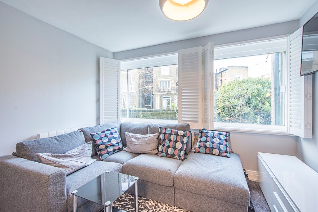 Property photo 2 of 9 Sitting Room