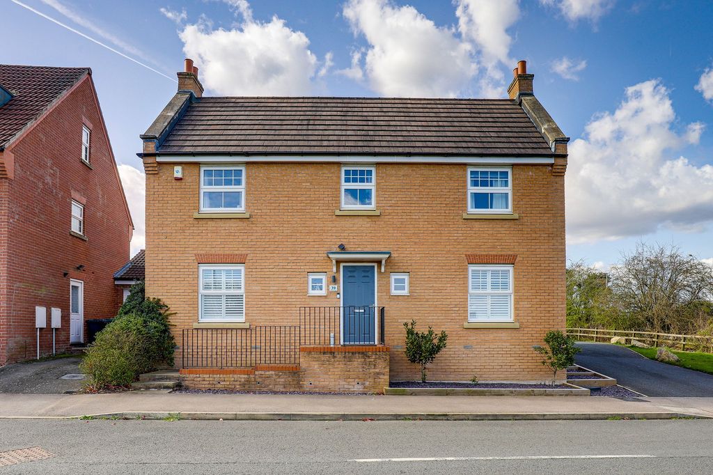 Property photo 1 of 35