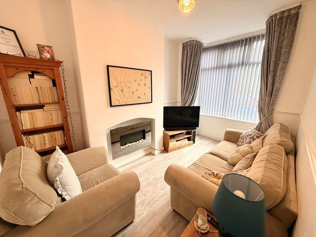 Property photo 2 of 9 Lounge