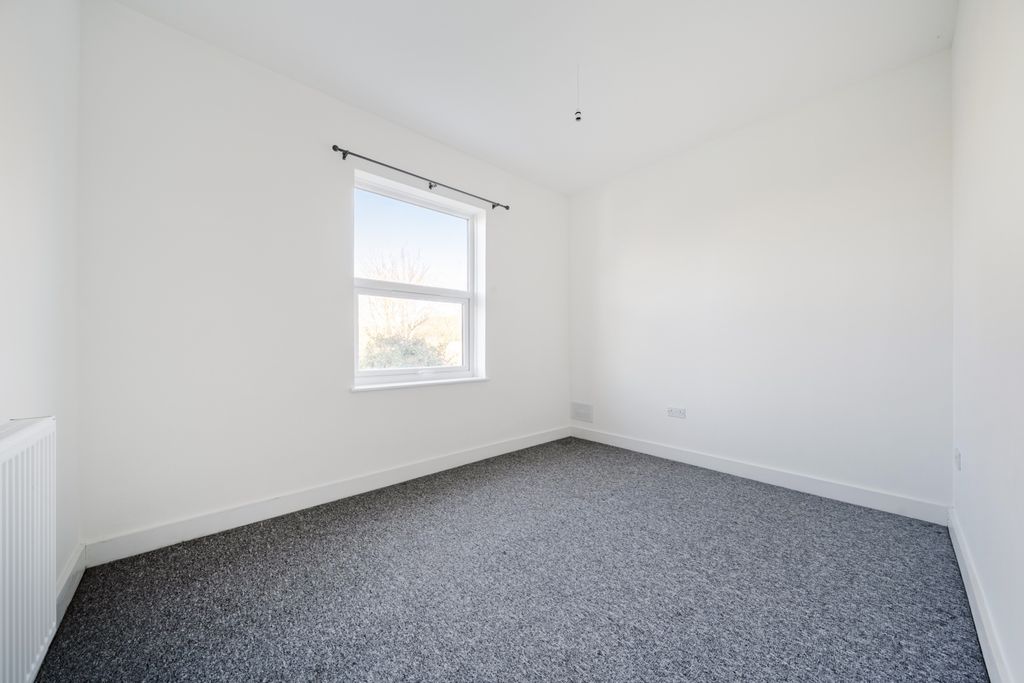 Property photo 2 of 14 Bedroom