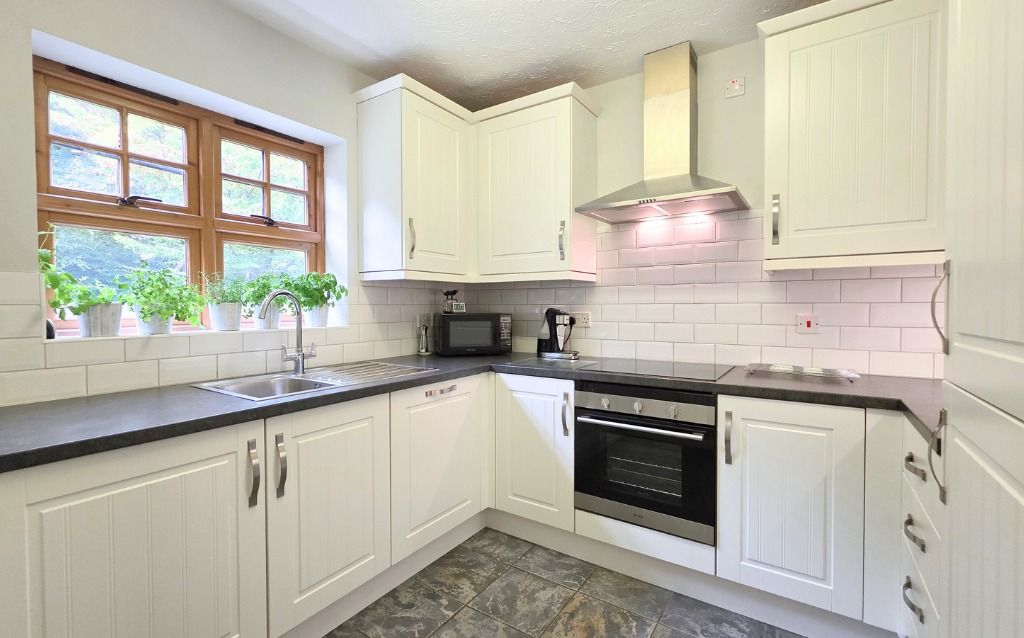 Property photo 2 of 12 4557734