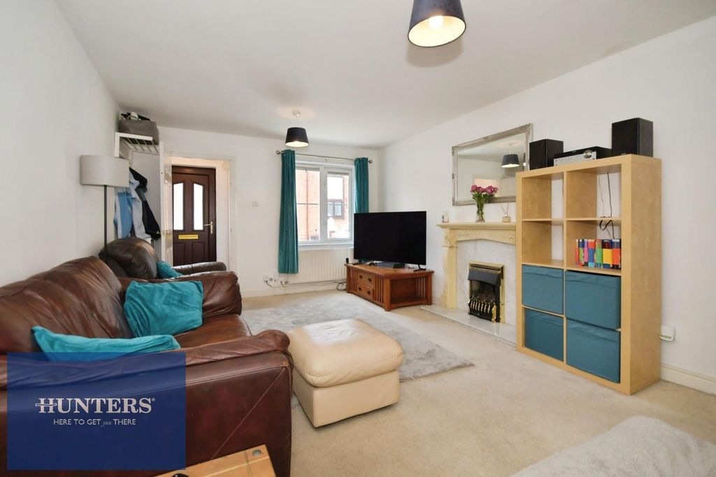 Property photo 3 of 15 Livig Room 3.Jpg