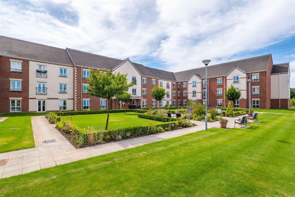 Property photo 1 of 22 Front External