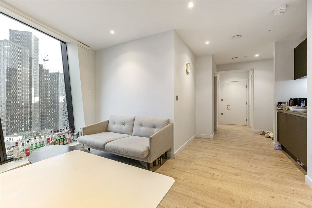 Property photo 3 of 10 Living Area