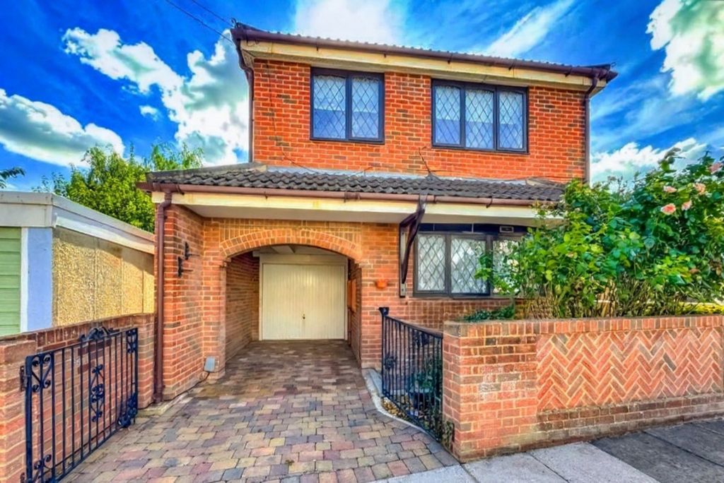 Property photo 1 of 24