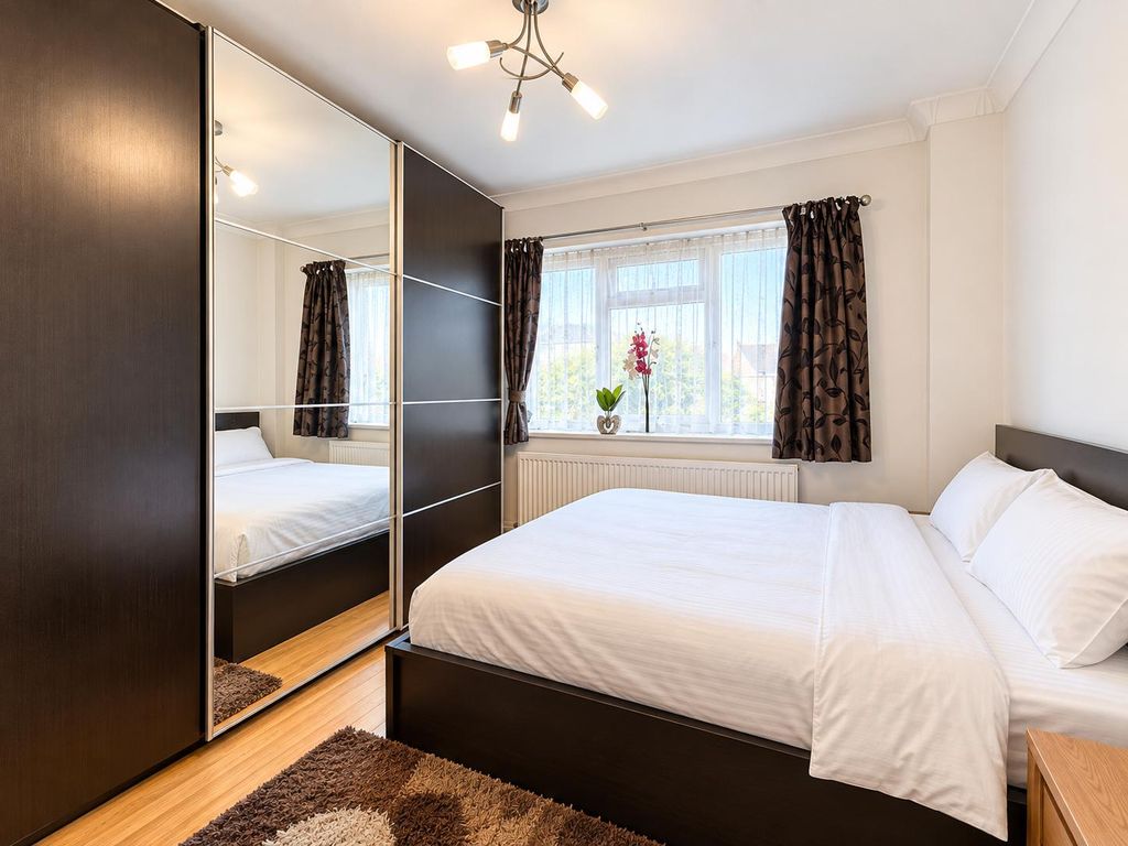 Property photo 1 of 7 Sudbury Croft, Wembley, Ha0 (5)