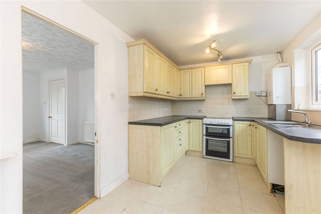 Property photo 3 of 15 Dining Kitchen
