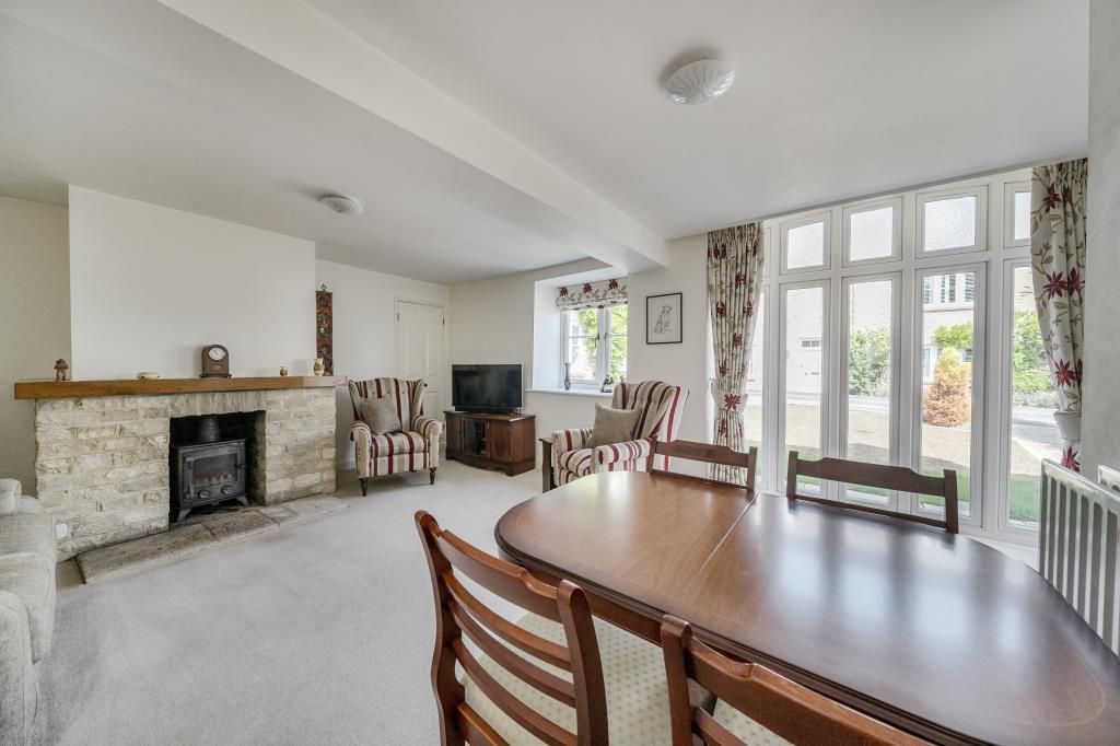 Property photo 3 of 21 Living/Dining Area